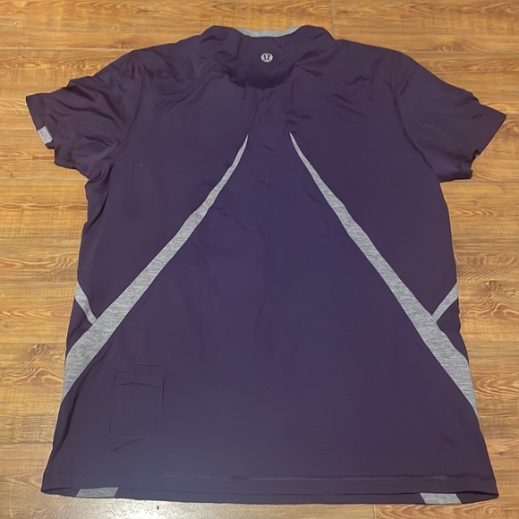 Lululemon t-shirt - Picture 2 of 4